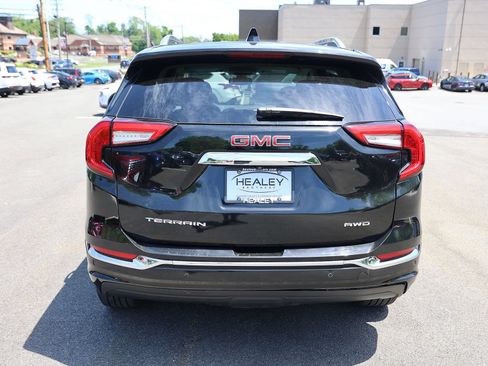 Used 2022 GMC Terrain Denali w/ Black Diamond Edition AWD/4WD image 6