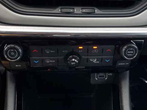 Certified 2023 Jeep Compass Limited w/ Elite Group AWD/4WD image 33