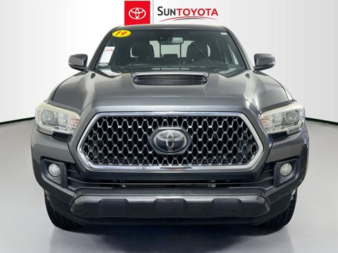 Used 2019 Toyota Tacoma TRD Sport image 10