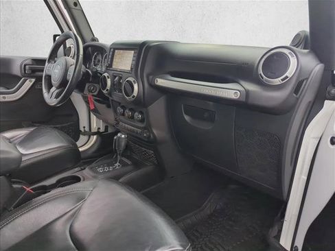 Used 2014 Jeep Wrangler Unlimited Sahara w/ Connectivity Group image 23