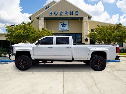 Used 2019 Chevrolet Silverado 2500 LTZ w/ Duramax Plus Package AWD/4WD image 2