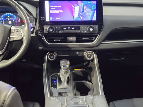 Certified 2024 Toyota Grand Highlander AWD image 16