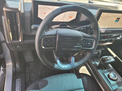 Used 2025 GMC Hummer EV 2X AWD/4WD image 27