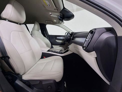 Used 2019 Volvo XC40 T5 Momentum AWD/4WD image 32
