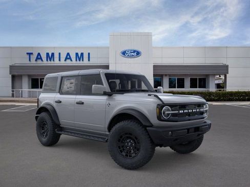 New 2026 Ford Bronco Outer Banks image 7