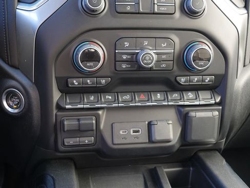 Used 2022 Chevrolet Silverado 2500 LTZ w/ LTZ Plus Package image 23