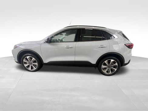 Used 2025 Ford Escape Platinum image 9
