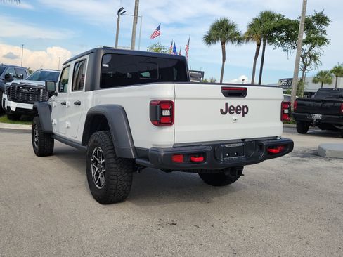 Used 2025 Jeep Gladiator Rubicon AWD/4WD image 7