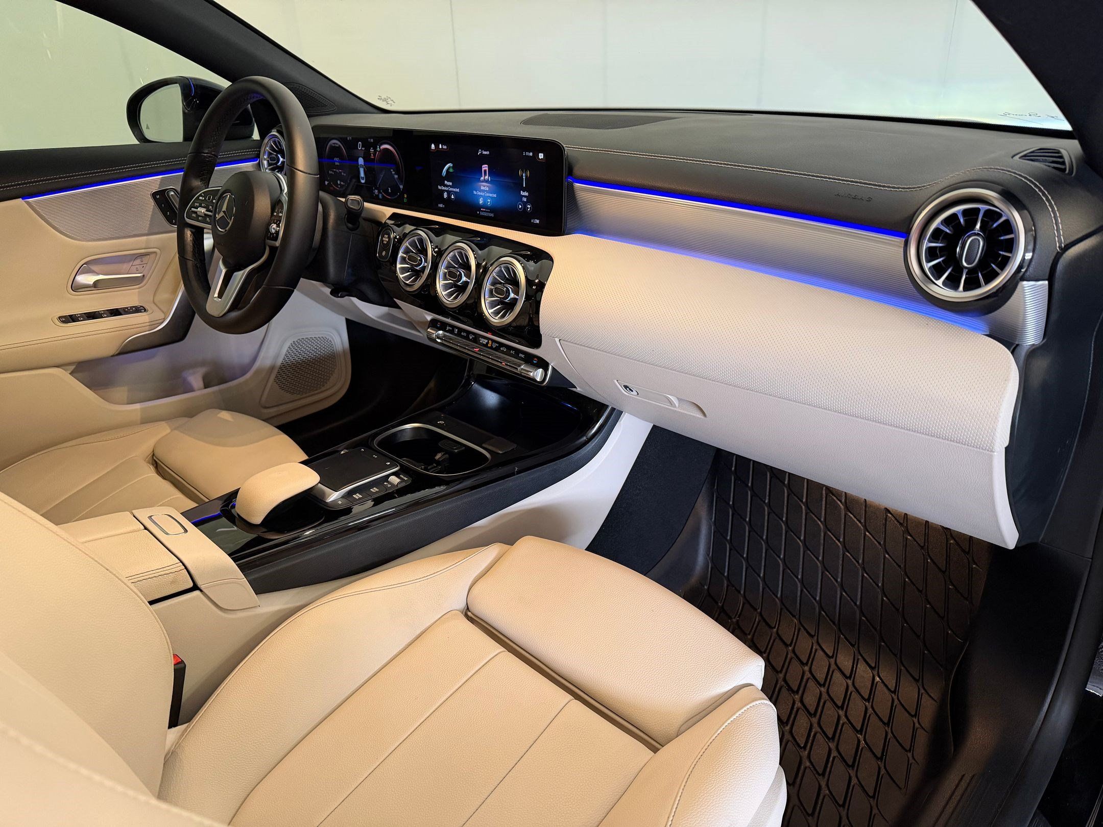 Used 2022 Mercedes-Benz CLA 250 4MATIC image 32