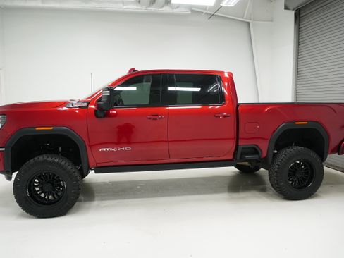 Used 2024 GMC Sierra 2500 AT4 w/ AT4 Preferred Package AWD/4WD image 5