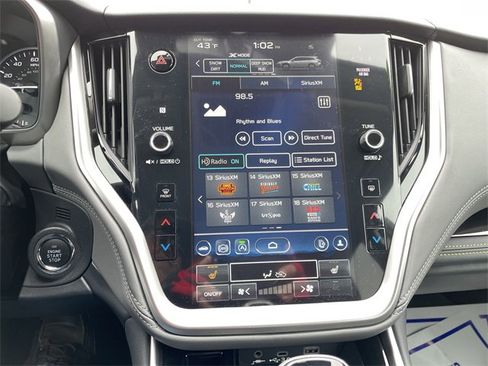 Used 2025 Subaru Outback Onyx Edition image 24