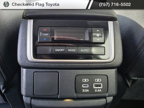 Used 2024 Subaru Ascent Onyx Edition image 40