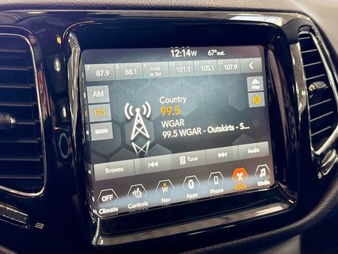 Used 2018 Jeep Compass Limited w/ Navigation Group AWD/4WD image 15