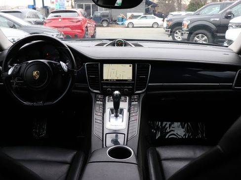 Used 2016 Porsche Panamera 4 image 16