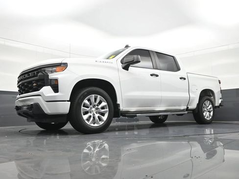 Used 2022 Chevrolet Silverado 1500 Custom RWD image 24