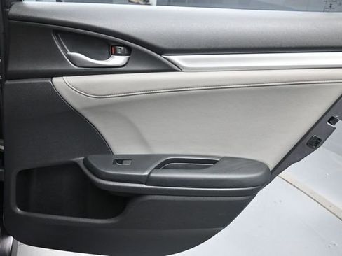 Used 2017 Honda Civic Touring image 25