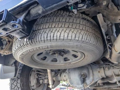 Used 2021 GMC Sierra 2500 AT4 w/ AT4 Preferred Package AWD/4WD image 27