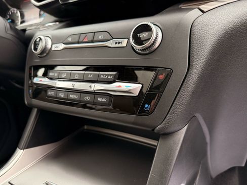 Used 2020 Ford Explorer Limited image 26