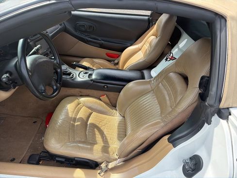 Used 2004 Chevrolet Corvette Convertible w/ Preferred Equipment Group image 6