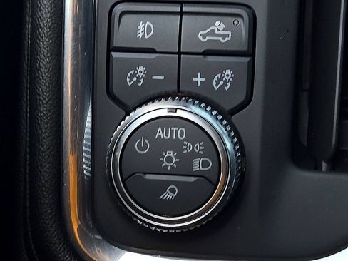 Used 2021 GMC Sierra 1500 AT4 w/ AT4 Preferred Package AWD/4WD image 16