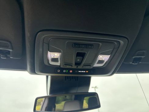 Used 2024 Chevrolet Silverado 1500 ZR2 image 18