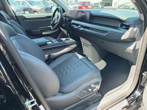 Used 2024 Kia EV9 Wind AWD/4WD image 9