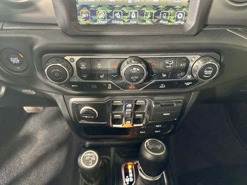 Used 2023 Jeep Wrangler Unlimited w/ Sun & Screen Package image 23