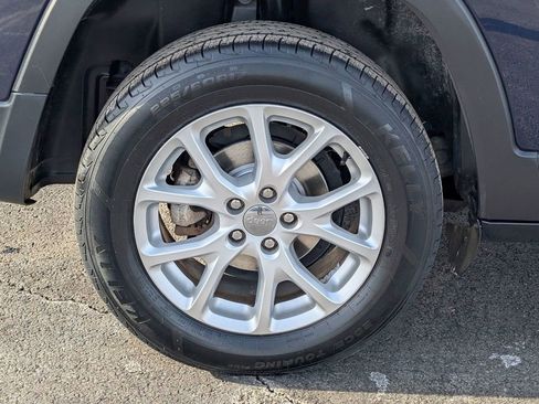 Used 2016 Jeep Cherokee Latitude w/ Cold Weather Group image 13