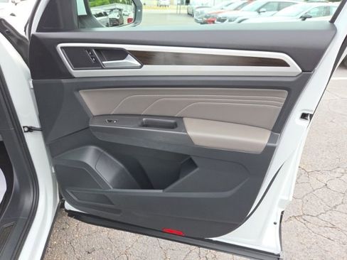 Used 2023 Volkswagen Atlas SE AWD/4WD image 13