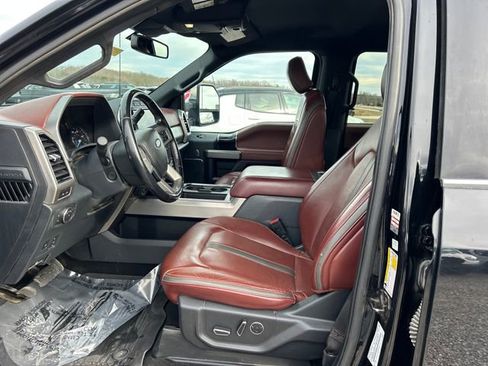 Used 2022 Ford F450 Platinum w/ FX4 Off-Road Package image 9