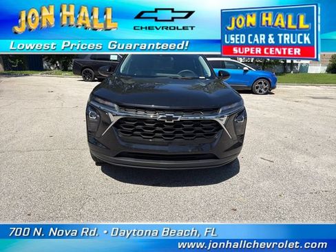 Used 2024 Chevrolet Trax LS w/ LS Convenience Package FWD image 16