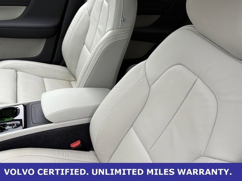 Certified 2023 Volvo XC40 B5 Ultimate w/ Protection Package Premier image 27
