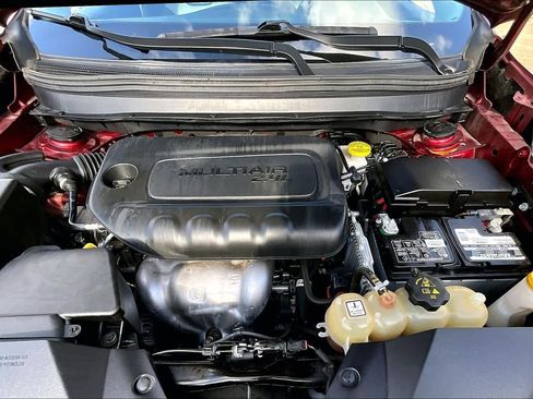 Used 2021 Jeep Cherokee Latitude Plus image 28