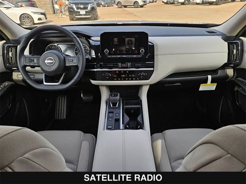 New 2025 Nissan Pathfinder SV w/ Black Appearance Package image 20