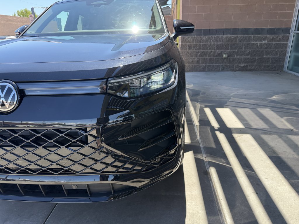 Used 2025 Volkswagen Tiguan SE R-Line AWD/4WD image 11