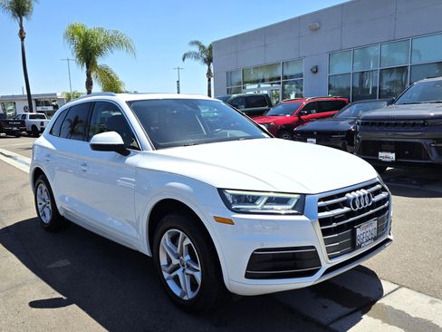 Used 2018 Audi Q5 2.0T Premium Plus w/ Premium Plus Package AWD/4WD image 6