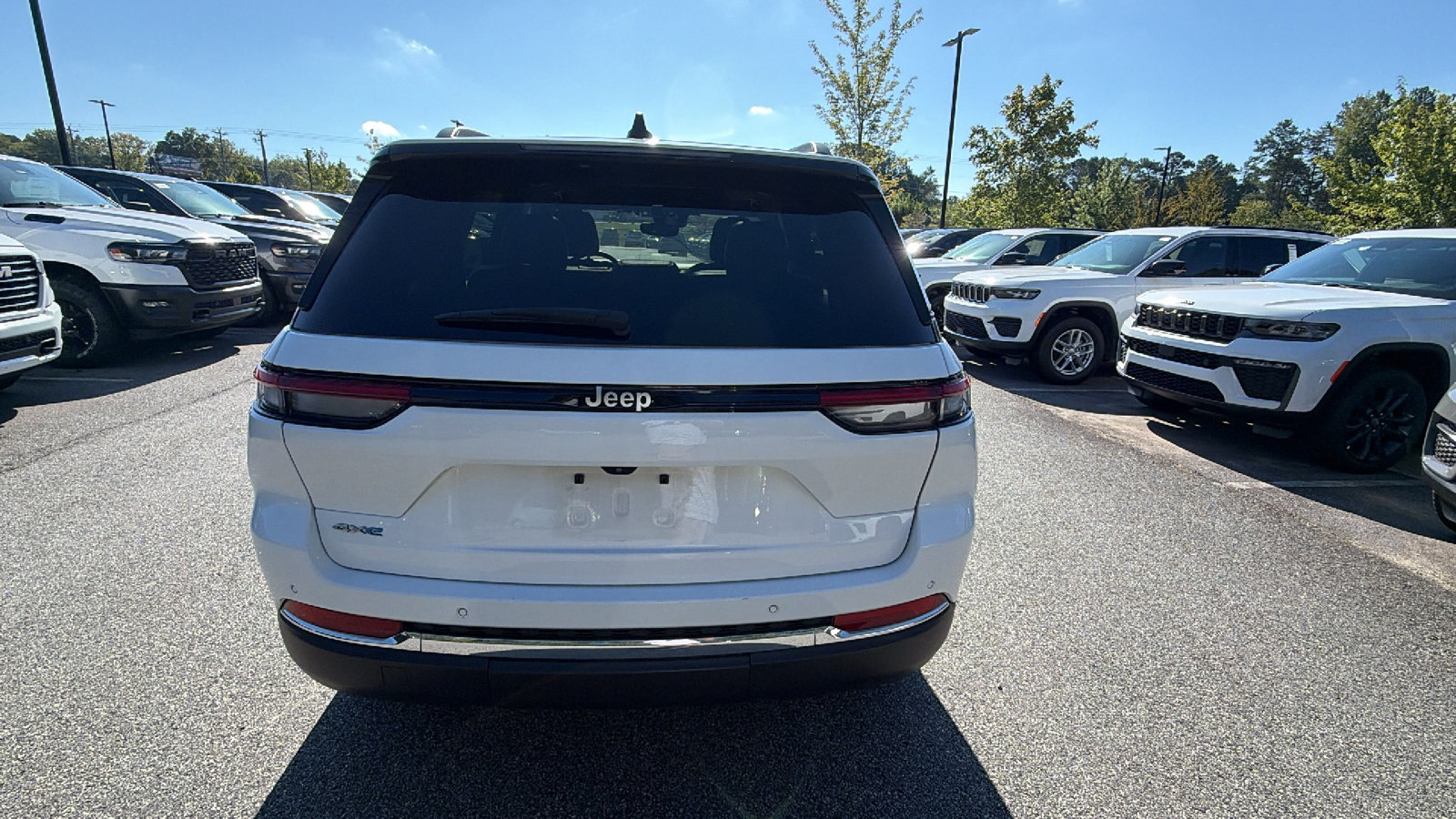 Used 2024 Jeep Grand Cherokee Limited 4xe AWD/4WD image 9