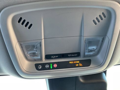 Used 2024 Chevrolet Malibu LT image 28