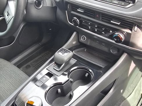 Used 2021 Nissan Rogue S image 8