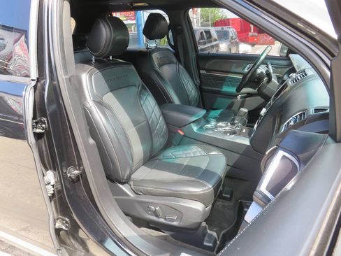 Used 2017 Ford Explorer Platinum AWD/4WD image 11