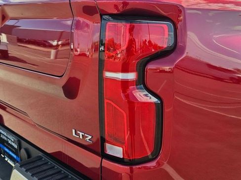 Used 2024 Chevrolet Silverado 2500 LTZ w/ LTZ Premium Package AWD/4WD image 12