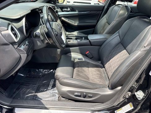 Used 2022 Nissan Maxima SR w/ Sport Mat Group FWD image 29