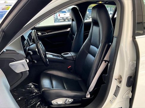 Used 2016 Porsche Panamera S image 21
