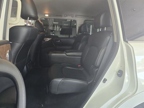 Used 2017 INFINITI QX80 2WD w/ Driver Assistance Package image 12