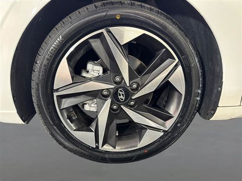 Used 2021 Hyundai Elantra Limited FWD image 22