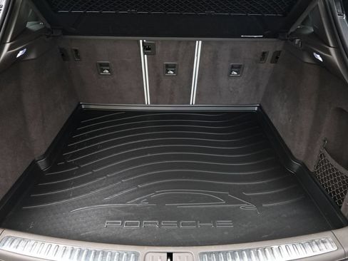 Certified 2018 Porsche Macan S AWD/4WD image 28