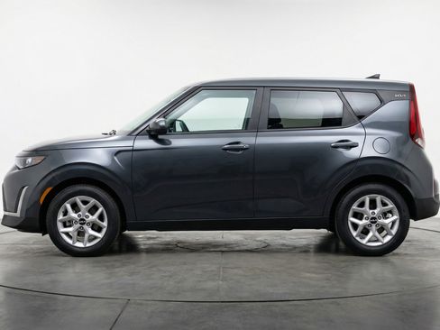 Used 2025 Kia Soul LX w/ LX Technology Package image 5