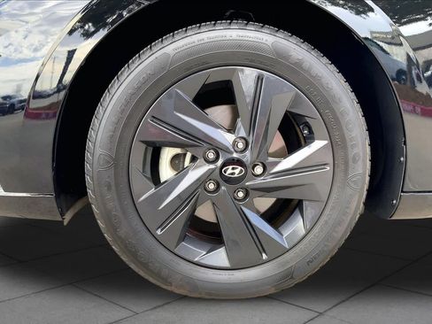 Certified 2023 Hyundai Elantra SEL FWD image 10