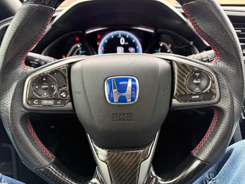 Used 2018 Honda Civic EX image 16