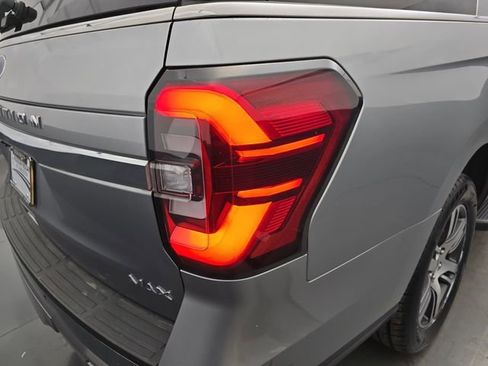 Used 2024 Ford Expedition Max Limited image 19